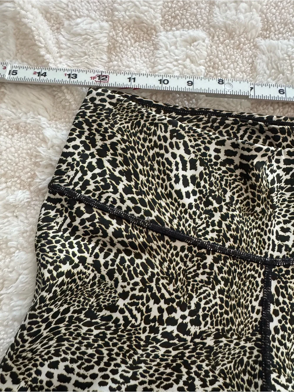 Woman’s Nike One Dri-FIT Leopard Print 7/8 Leggings M